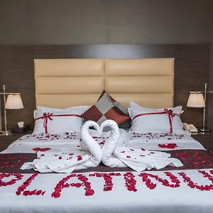 فندق ان بلاتينيوم **